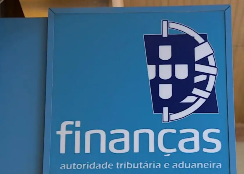 Redução do IRS: Governo garante ter sido "rigoroso e leal" com portugueses