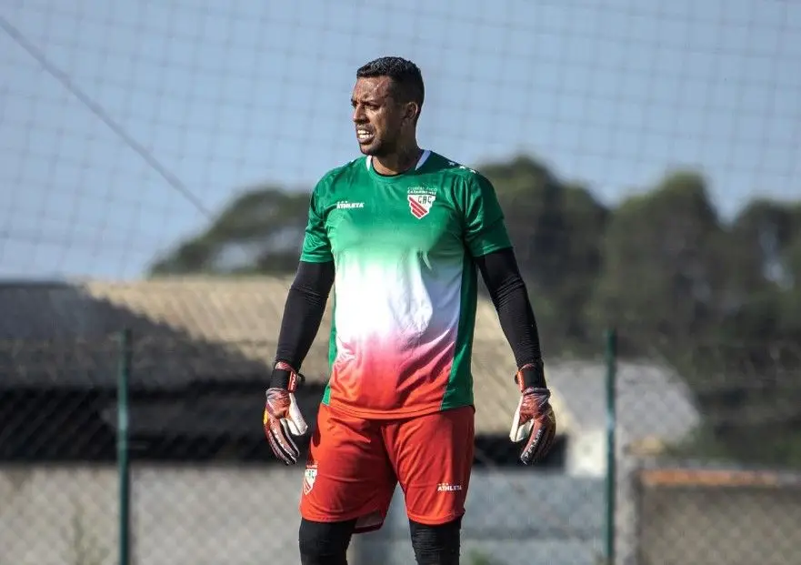 Guarda-redes Sidão foi humilhado no fim da partida