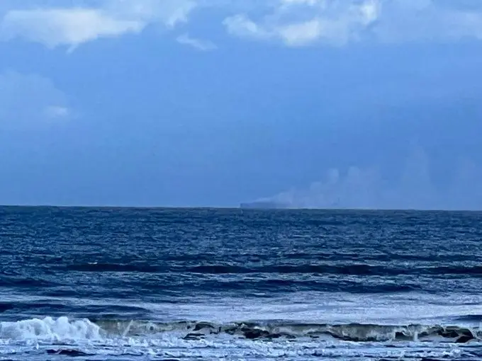 Incêndio em cargueiro ao largo dos Países Baixos