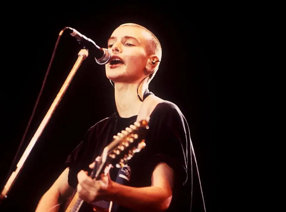 Sinead O'Connor morreu de causas naturais, confirma investigador - SIC ...