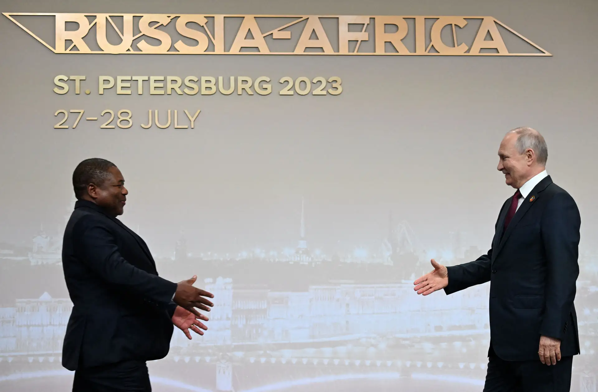 Putin espera "maior coordenação" com Moçambique no Conselho de Segurança da ONU