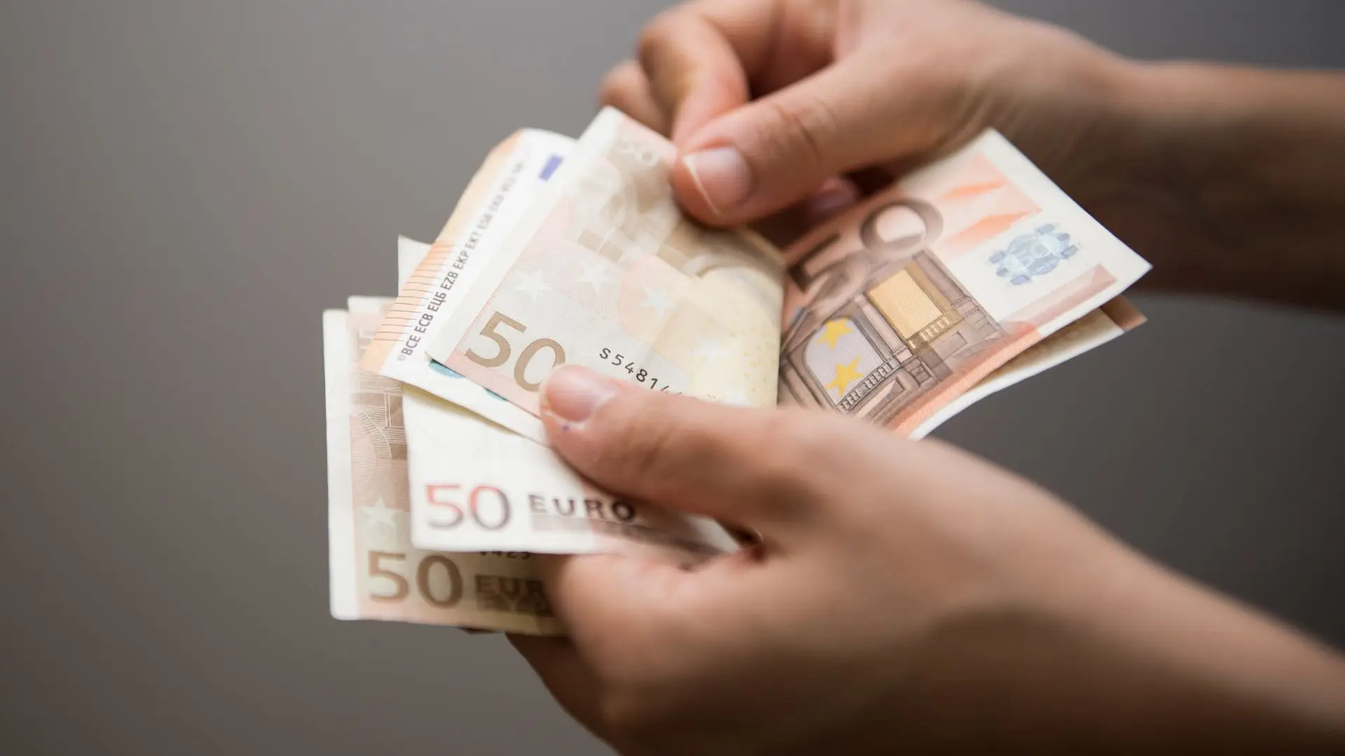 Presidente da República promulga aumentos salariais na função pública para 2024