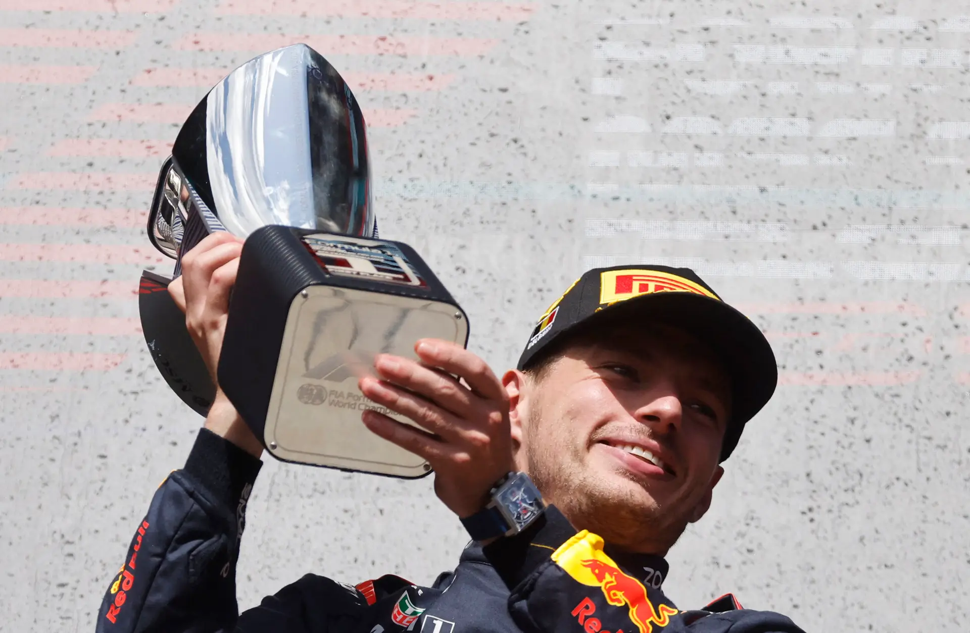 Max Verstappen vence pela 10ª vez esta temporada e alarga recorde da Red Bull