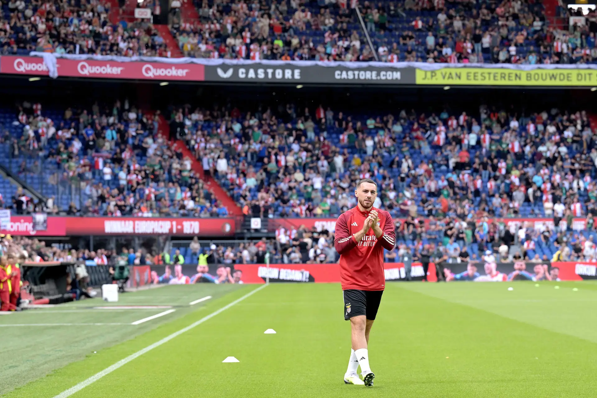 Benfica escorrega no fecho da pré-época