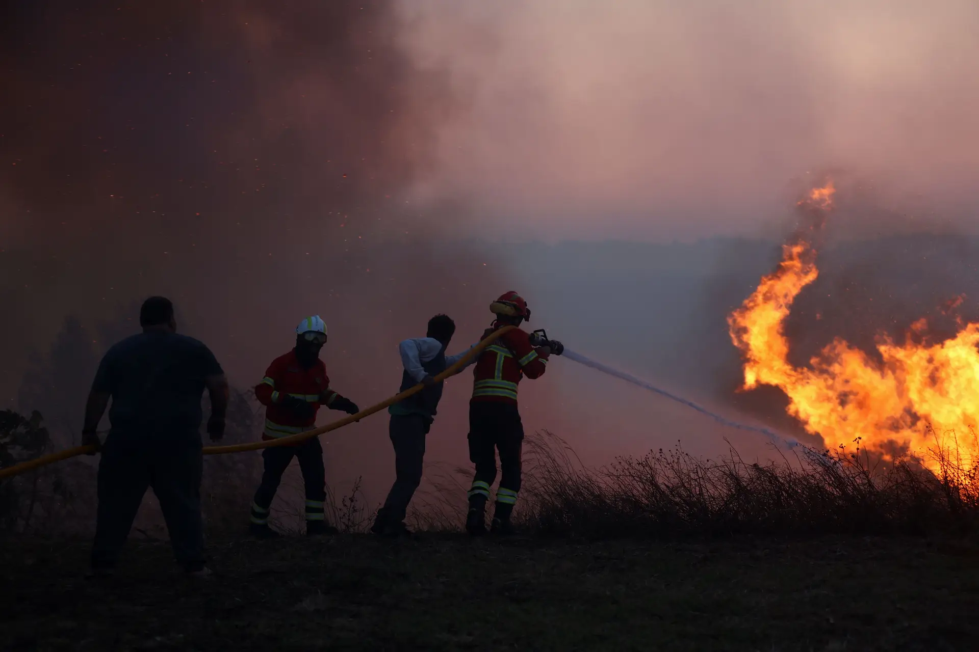Risco máximo de incêndio em quase 30 concelhos