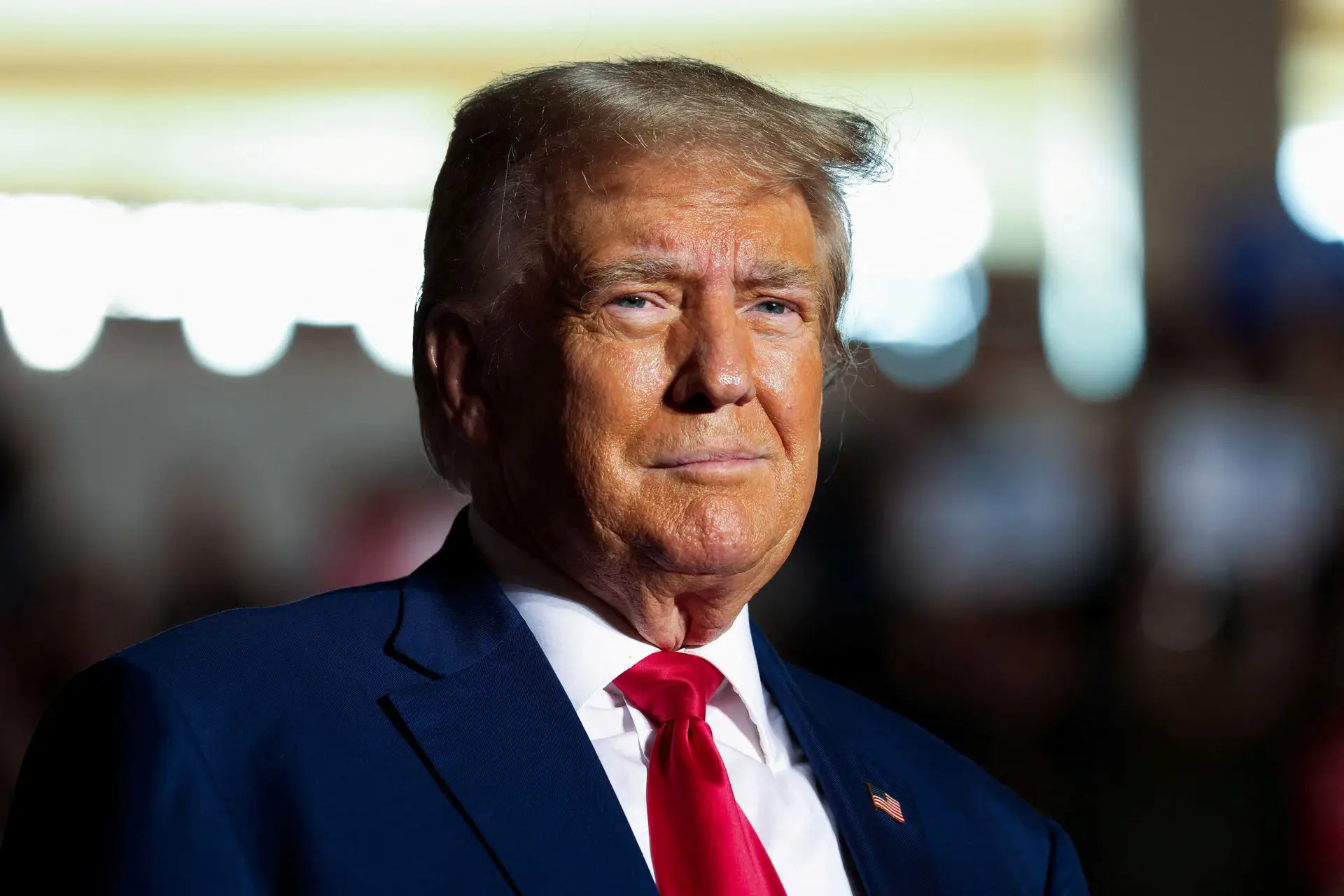 EUA: 22 anos de prisão para mulher que enviou carta envenenada a Trump