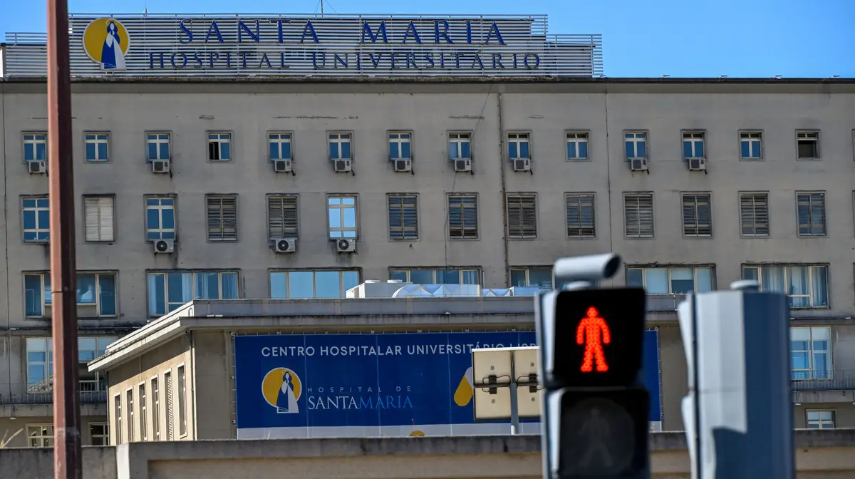 O Hospital de Santa Maria é o primeiro na Península Ibérica, e um dos três no mundo, a usar um robot inovador na preparação de tratamentos oncológicos.