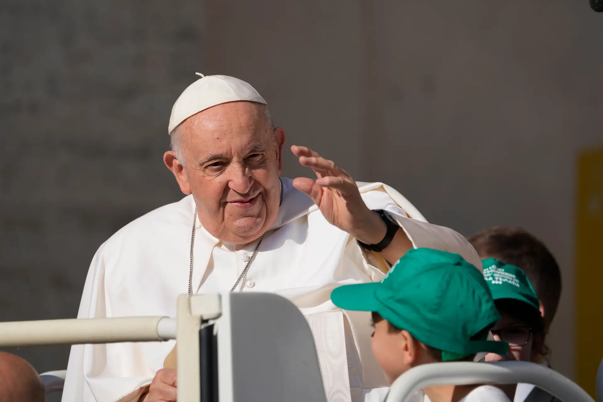 Papa Francisco inicia visita a Portugal. Conheça o programa