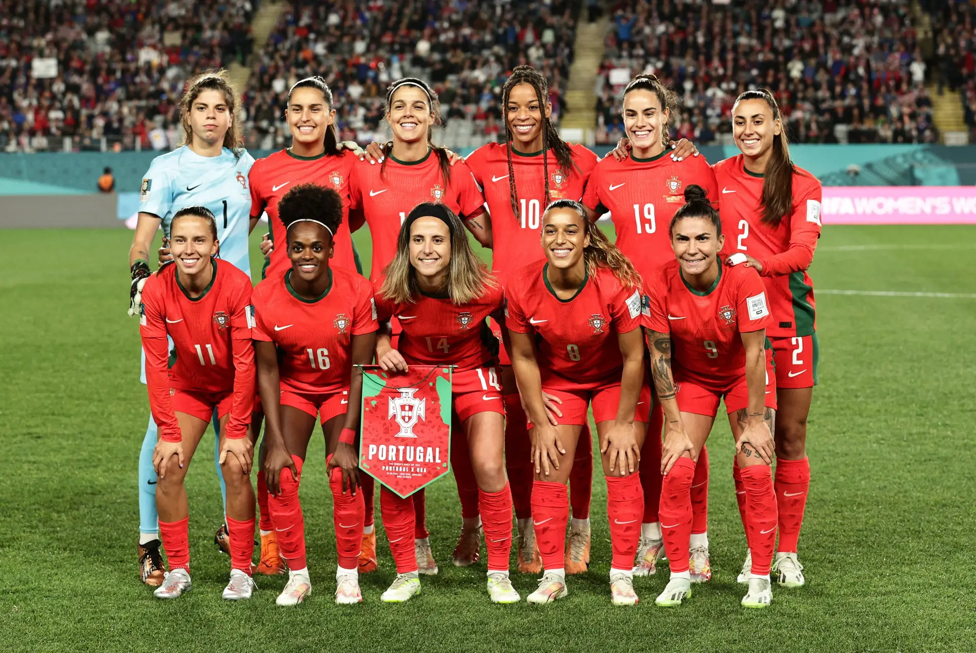 Três jogos de alto nível: António Costa felicita a seleção feminina - SIC  Notícias