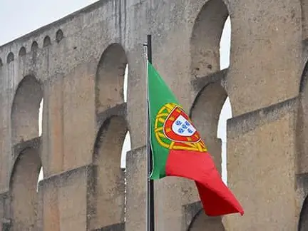 Bandeira da Rússia foi hasteada no lugar da portuguesa em Elvas