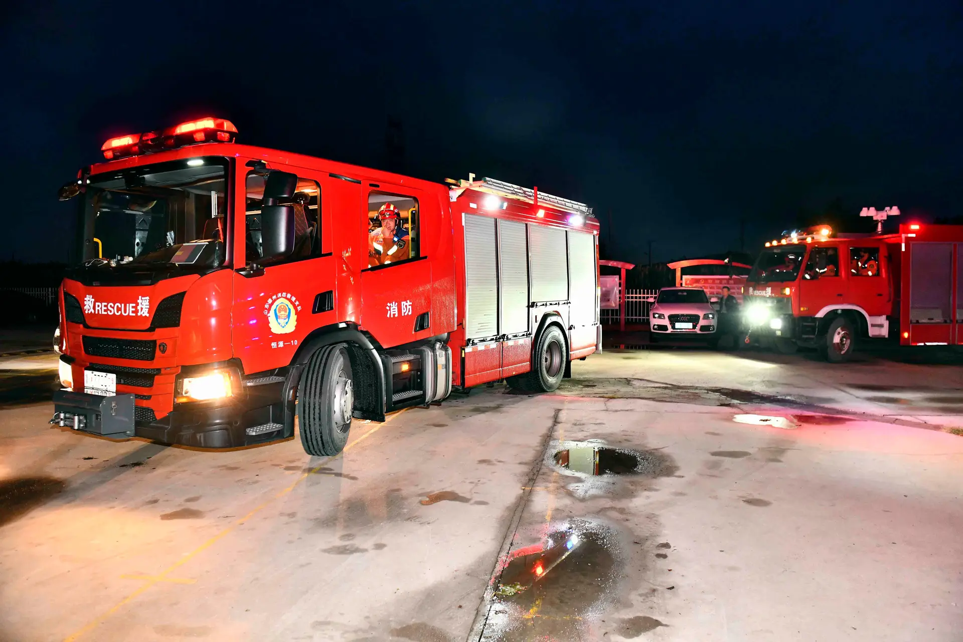 Carros de bombeiros na China