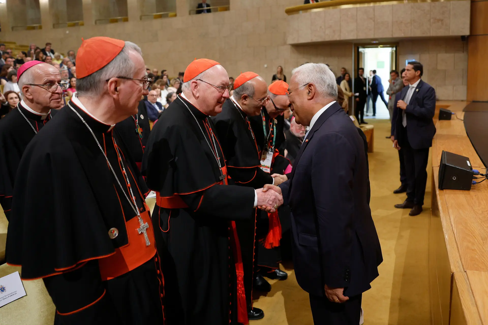 JMJ: Costa convida cardeal patriarca e bispo Américo Aguiar para almoço em S. Bento