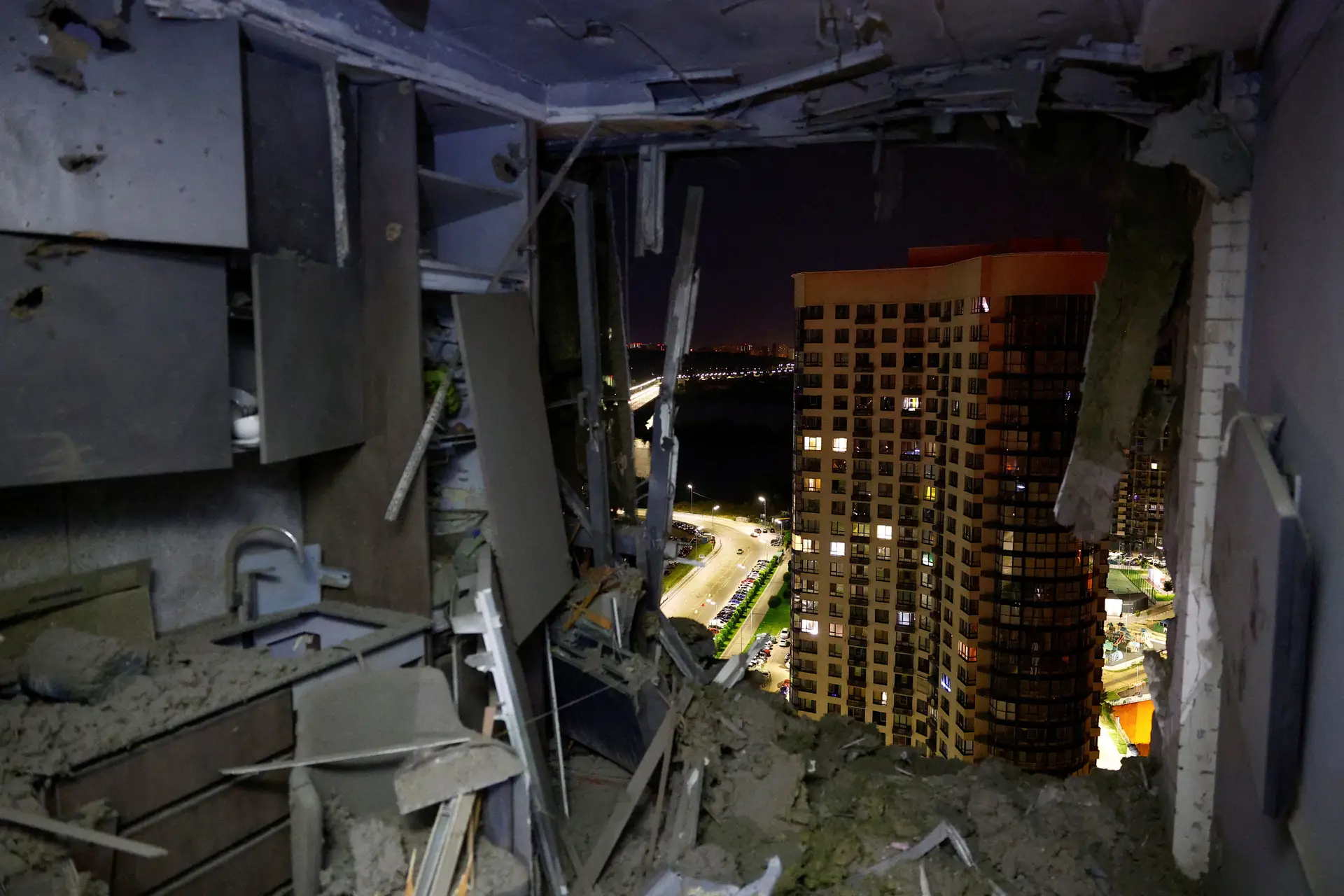 Apartamento em Kiev após um ataque de drones russos