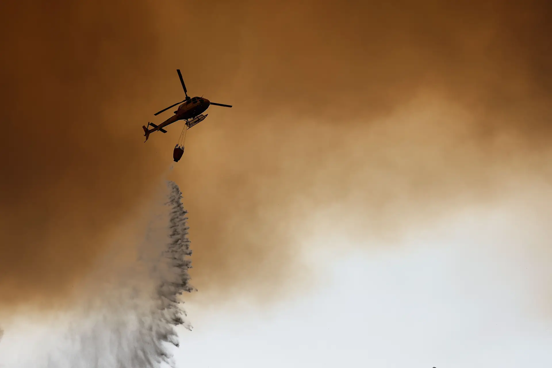 Fogo em Odemira: "Vento vai complicar a frente sul"