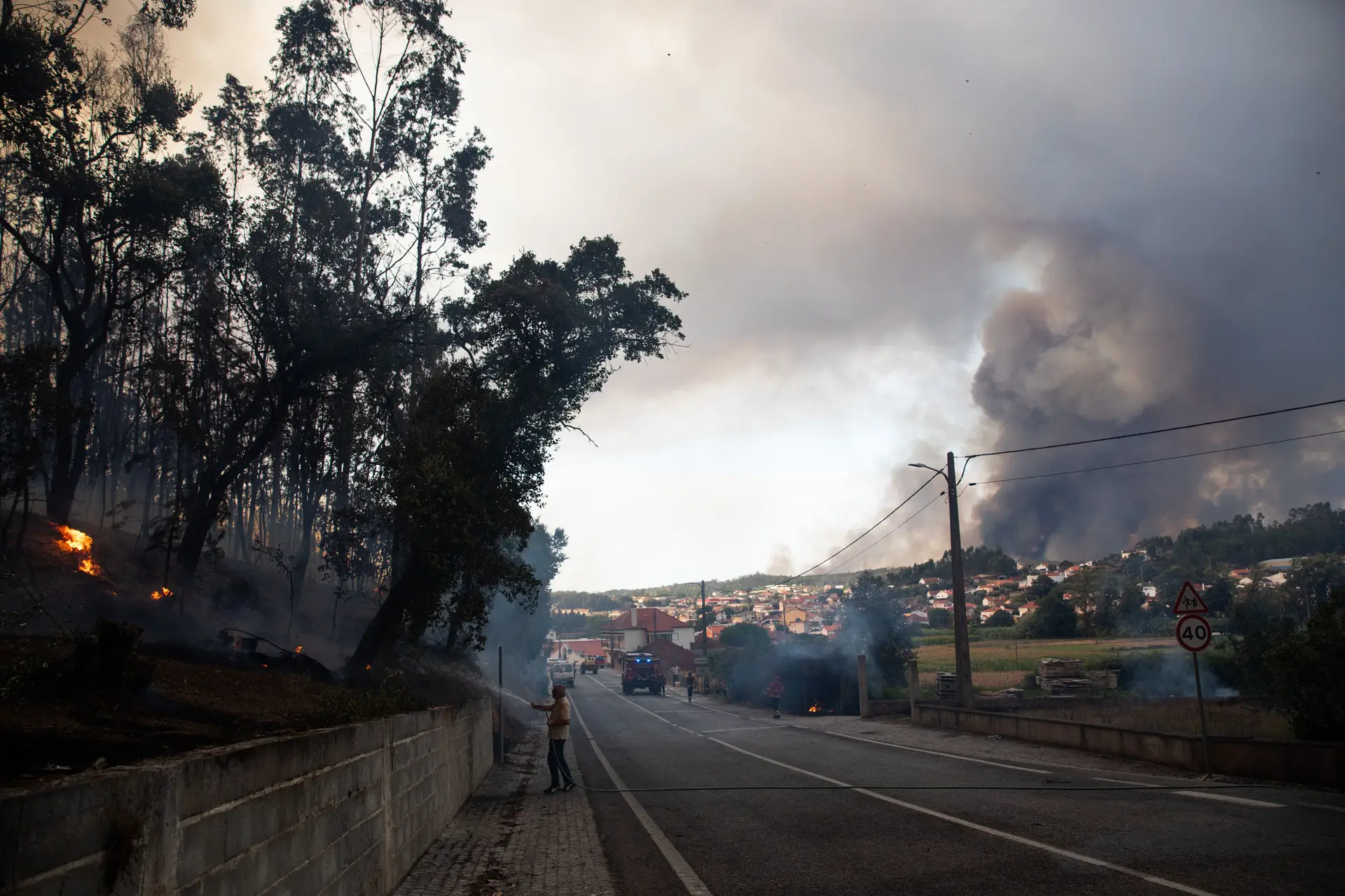 Fogos em Leiria: operacionais continuam no terreno para evitar reativações