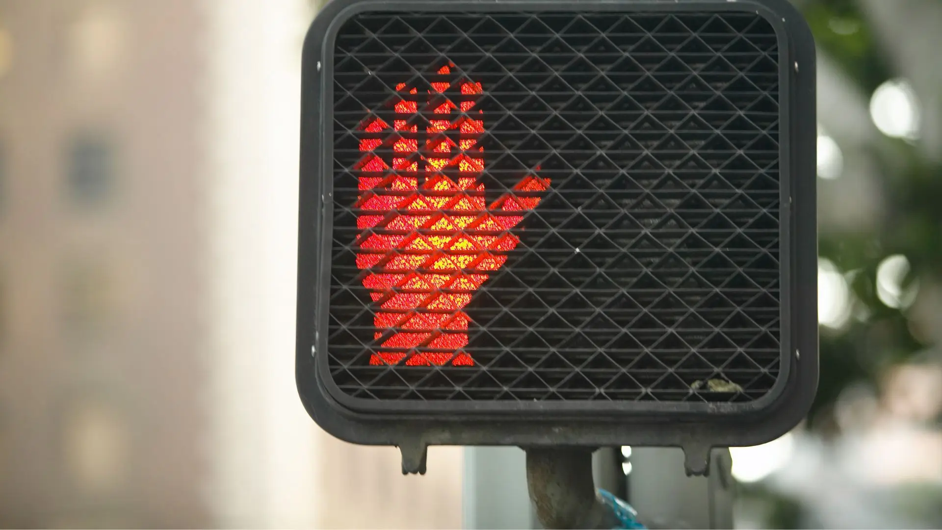 Aumenta indemnização a mulher atropelada ao passar sinal vermelho para peões em Gaia