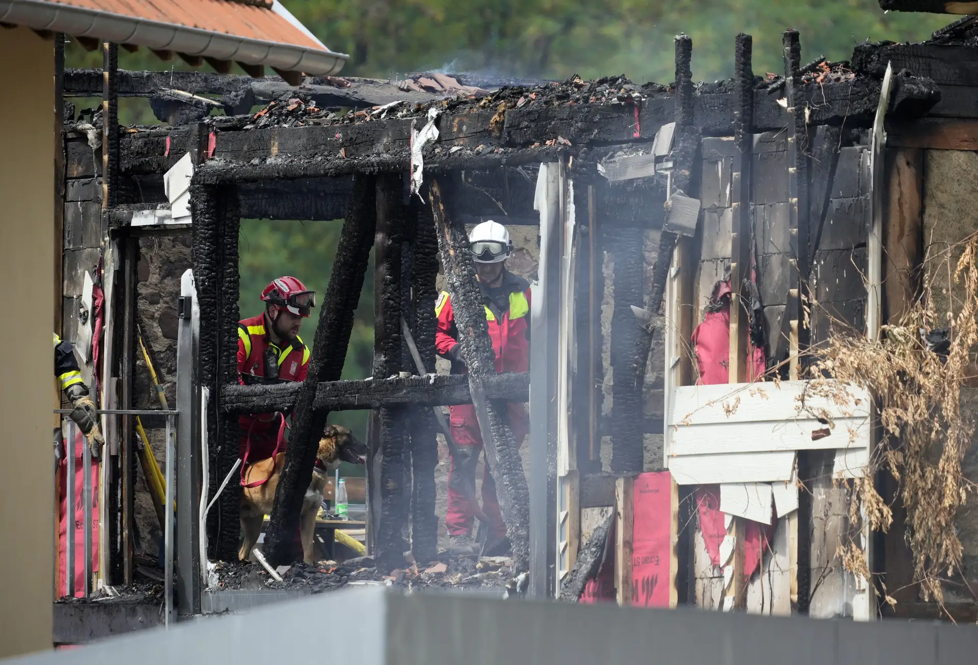 Onze pessoas desaparecidas em incêndio no leste da França