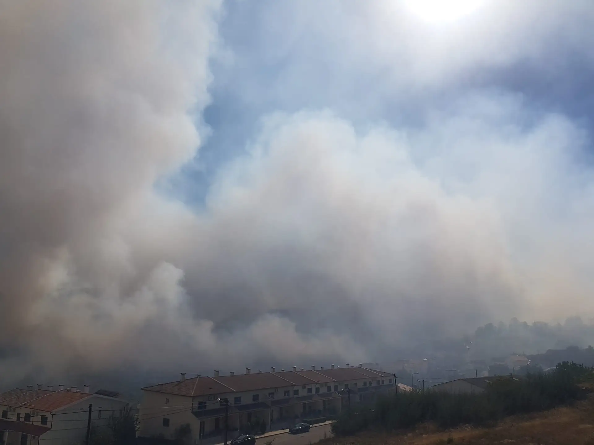 Fogo obriga ao corte de Estrada Nacional 230 no Tortosendo