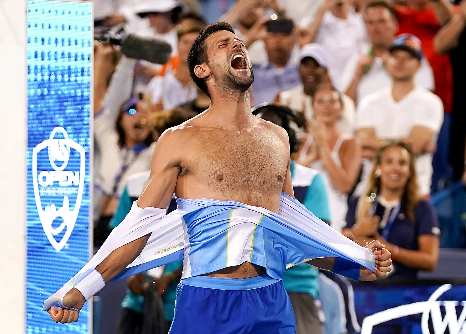 Alcaraz vence Djokovic e avança para final do Masters 1000 de Madrid -  Superesportes
