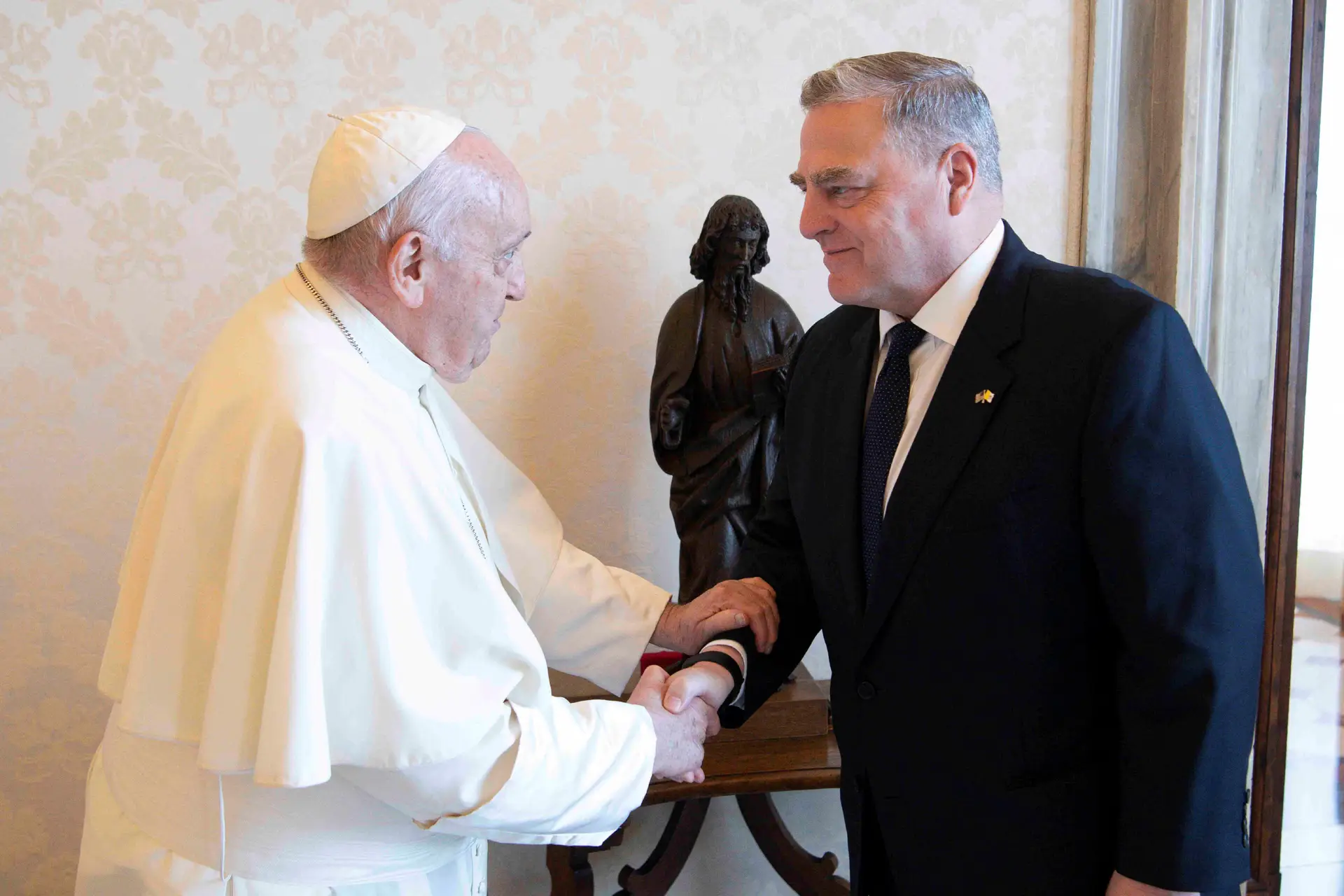 Papa Francisco e Mark A. Milley