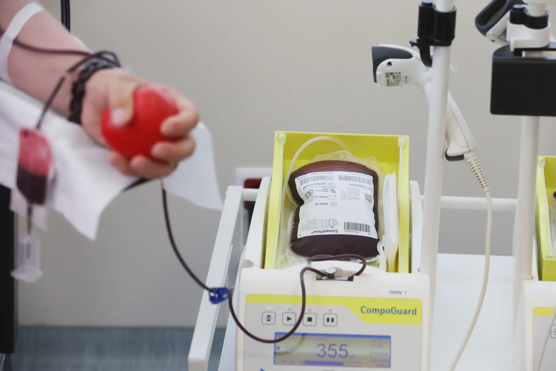 Doações de sangue urgentes com as reservas próximo do limite