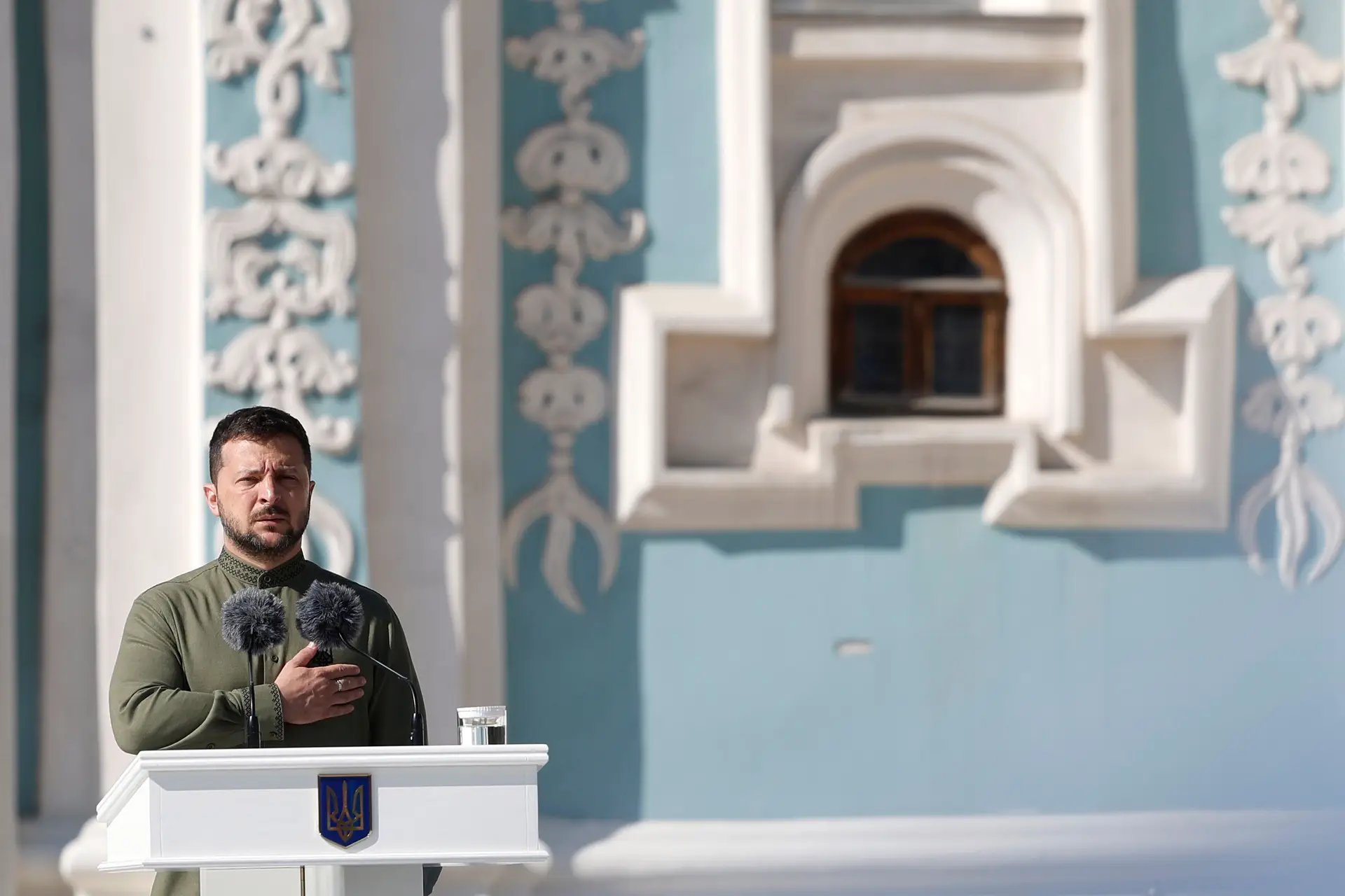 O Presidente ucraniano, Volodymyr Zelensky, discursa no Dia da Independência da Ucrânia