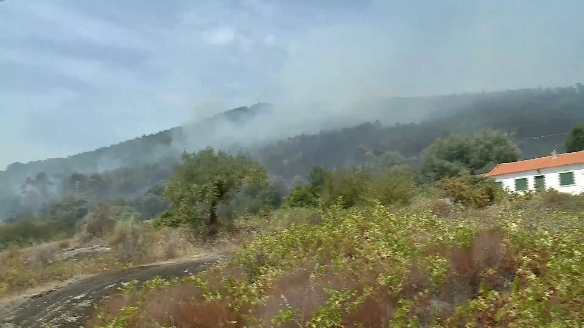 Dominado incêndio no Fundão
