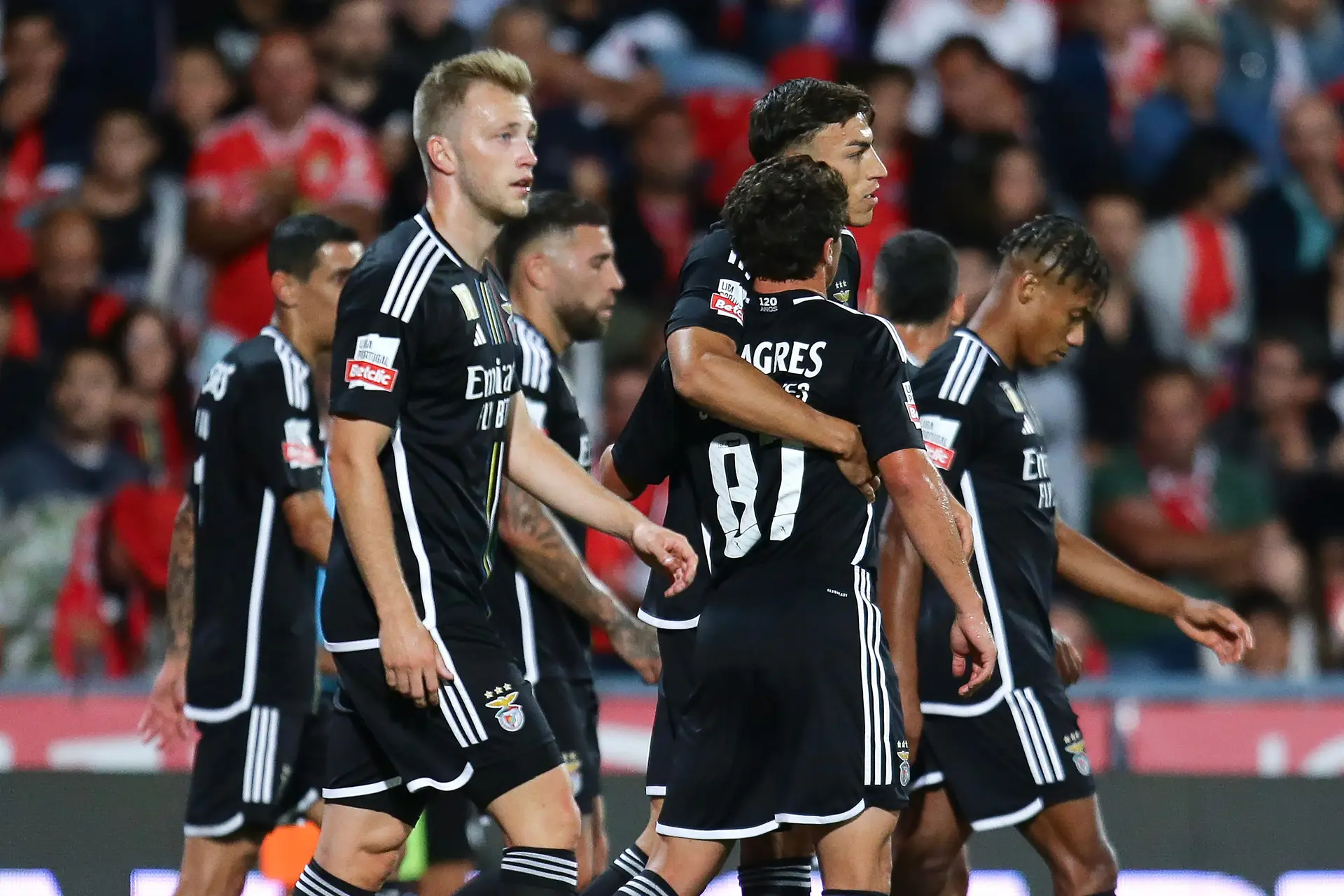 Benfica vence Gil Vicente e aproxima-se da frente da tabela