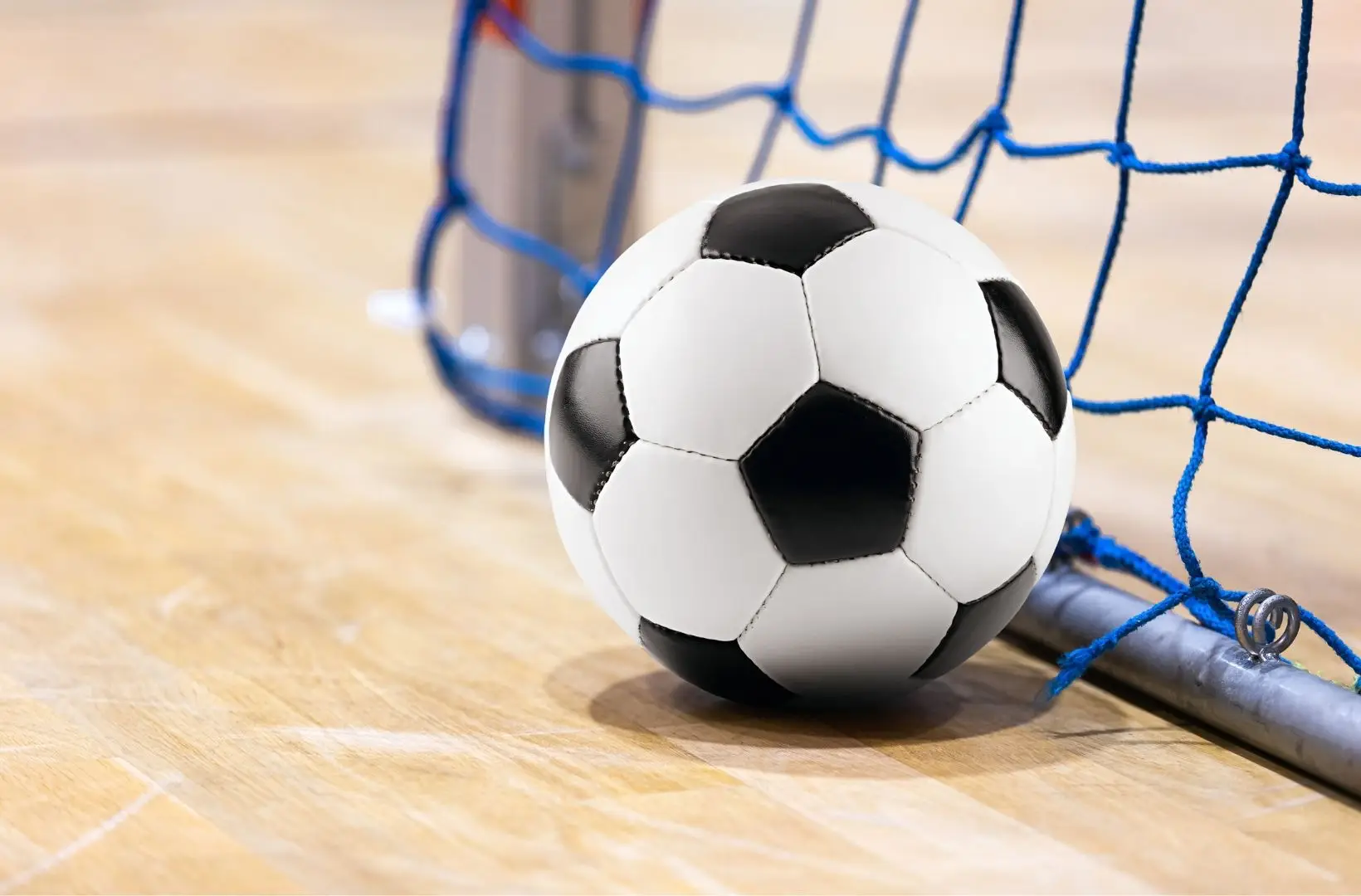 Tragédia no futsal: guarda-redes brasileiro morre após defender penálti