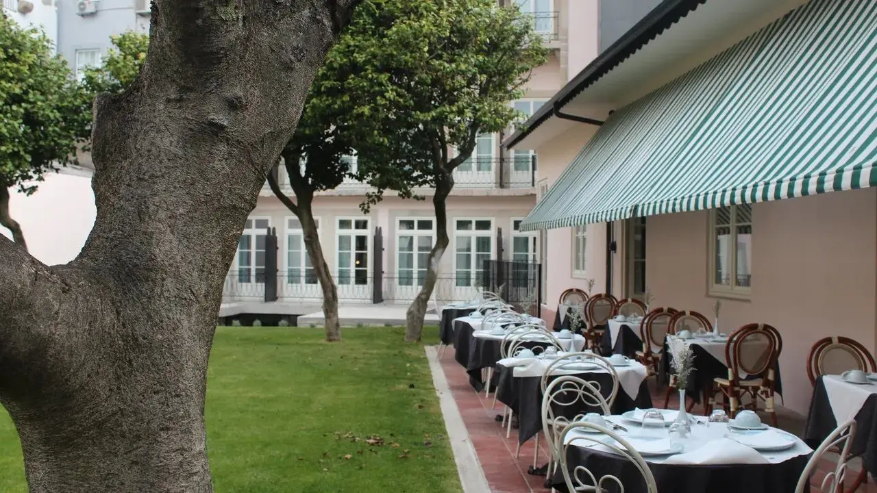 Hotel mais antigo da Invicta reabre após obras de renovação e expansão