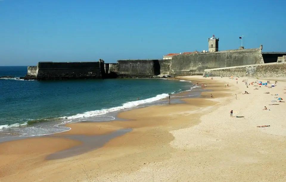 Encontrado corpo de homem desaparecido na praia da Torre em Oeiras