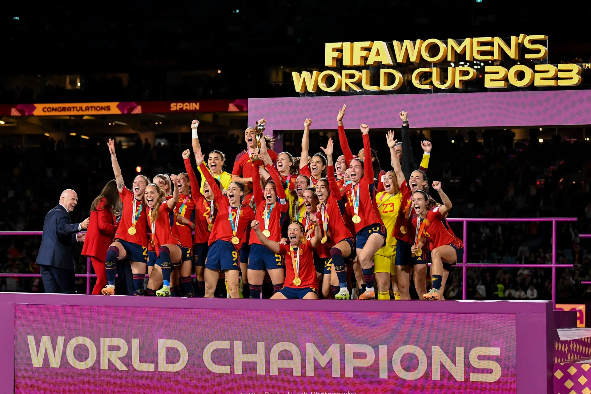 Espanha é campeã mundial de futebol feminino - SIC Notícias