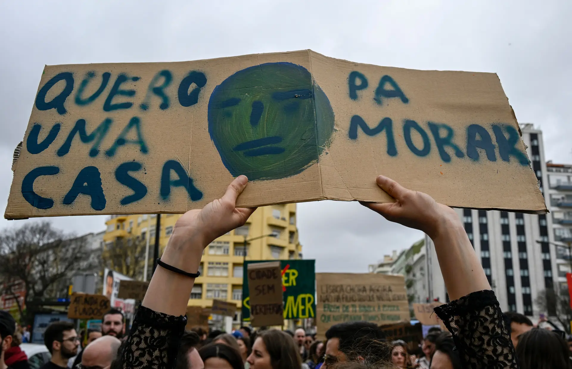 Dezenas de manifestações de Norte a Sul pelo direito à habitação