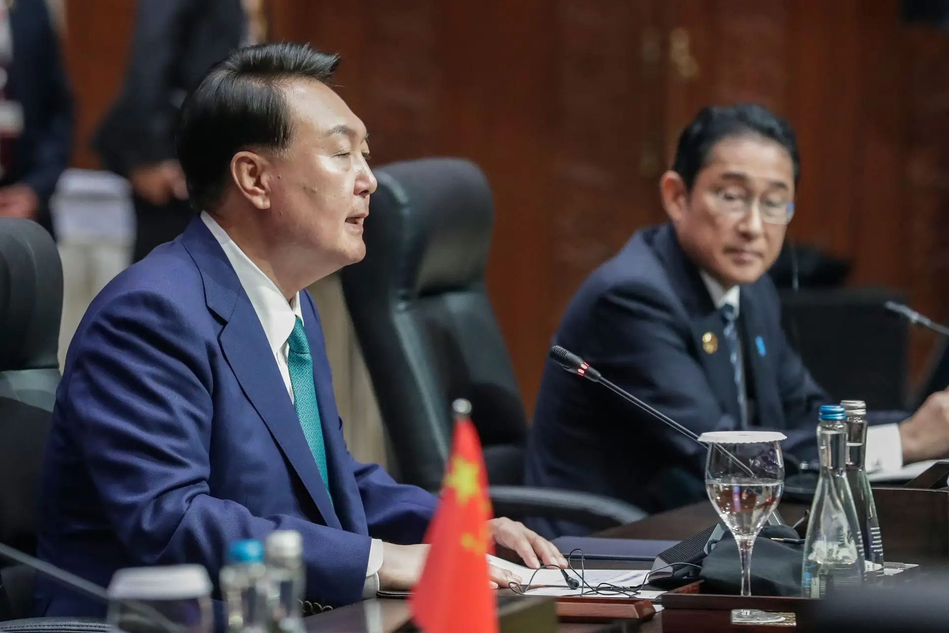 Coreia do Sul promove reunião diplomática com Japão e China