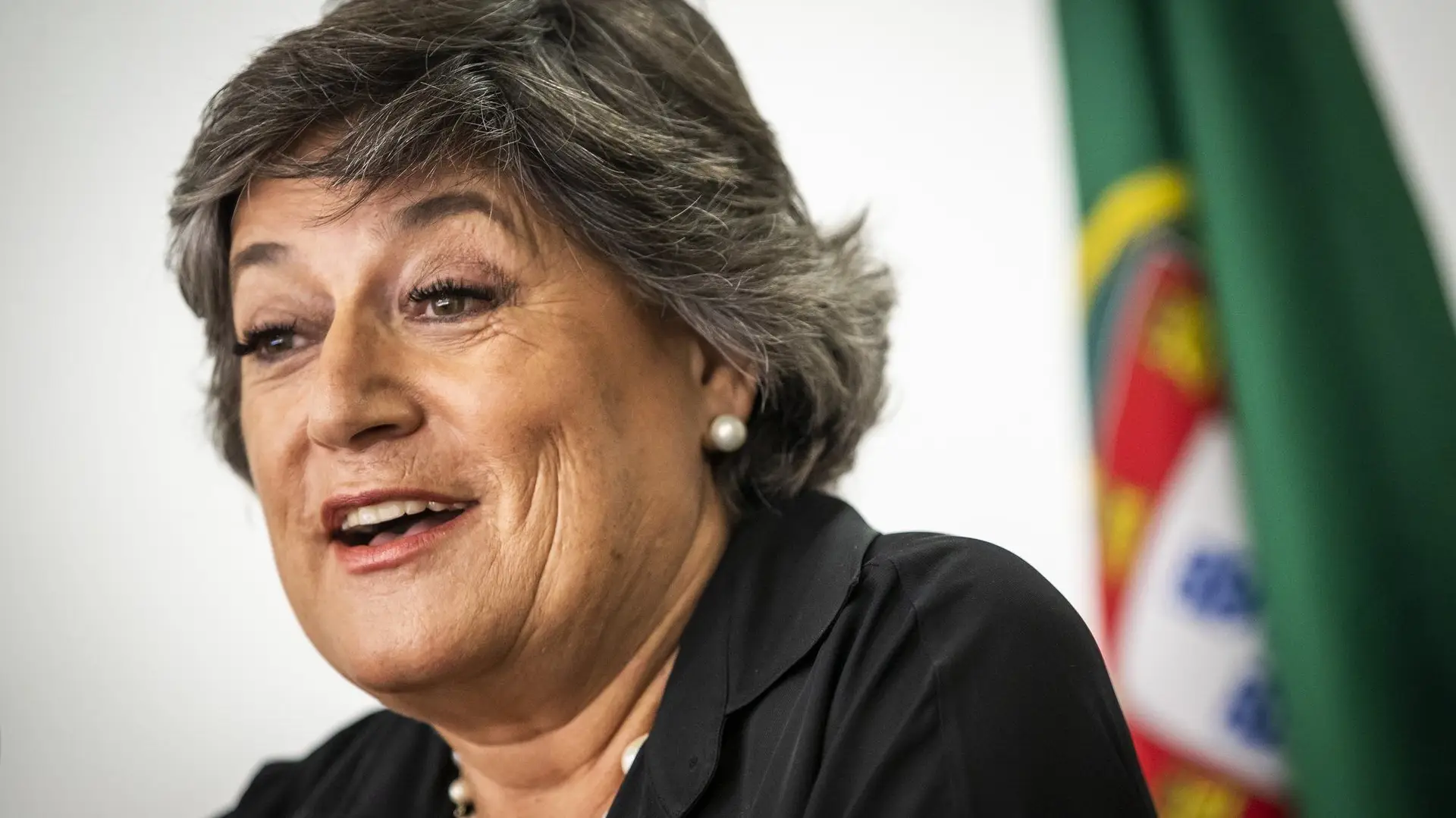 Imigração? Ana Gomes dá “razão” a Pedro Nuno e aponta dedo ao Governo de Costa