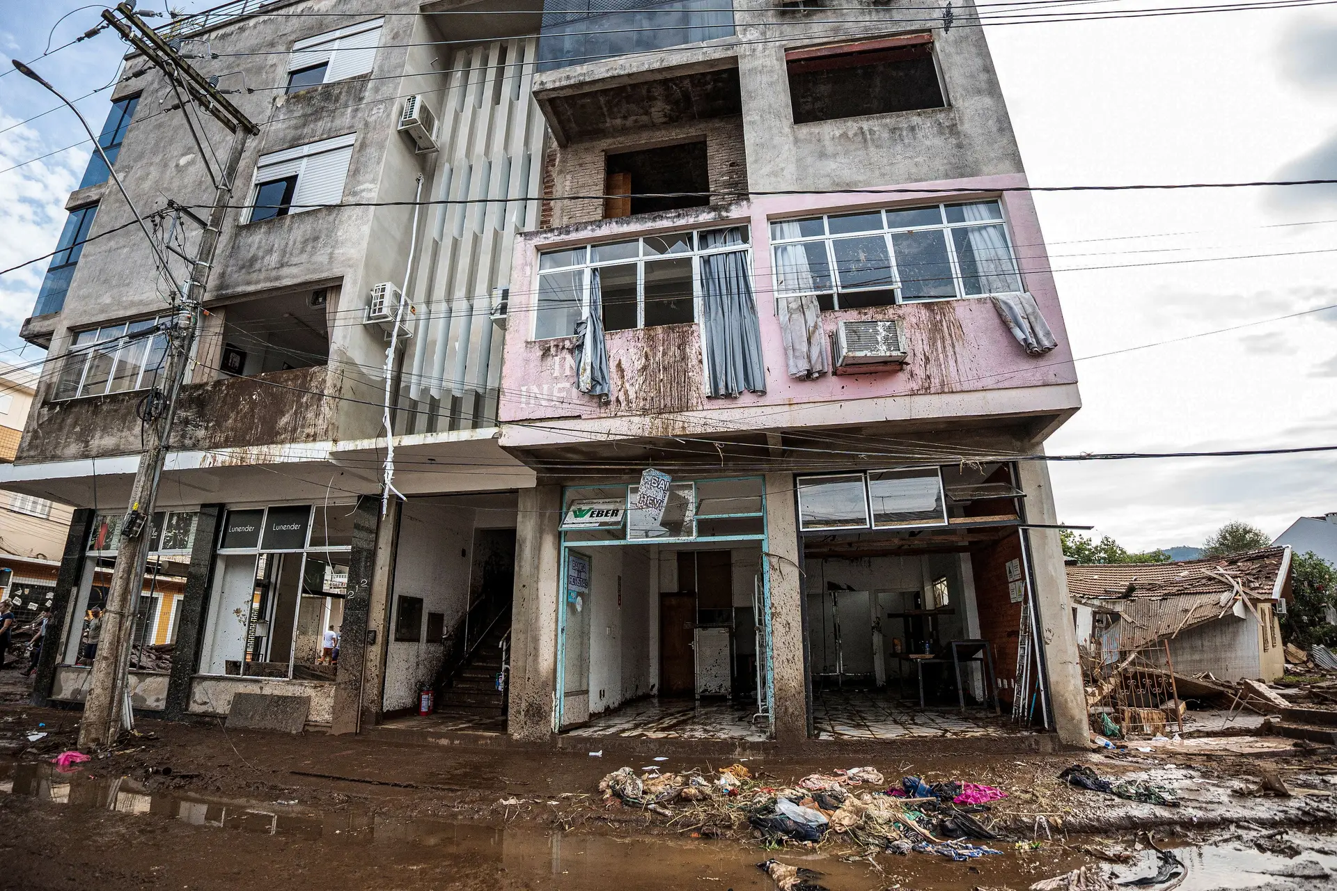 Brasil: sobe para 42 número de mortos com passagem de ciclone