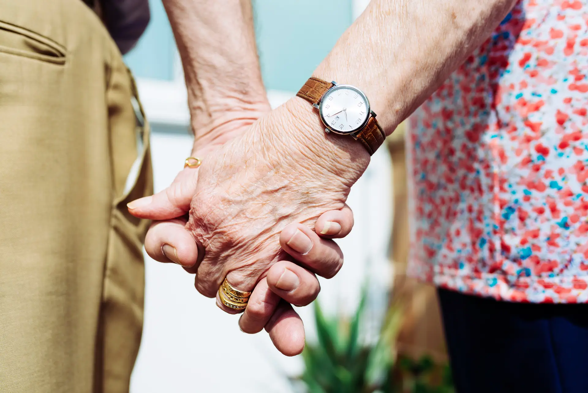 Casais acima dos 60 anos que optam por viver separados sentem-se melhor, revela estudo