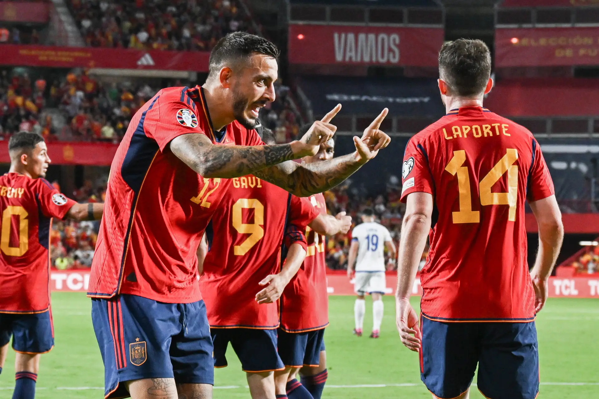 Espanha vence Escócia e Noruega goleia Chipre com golos de Haaland