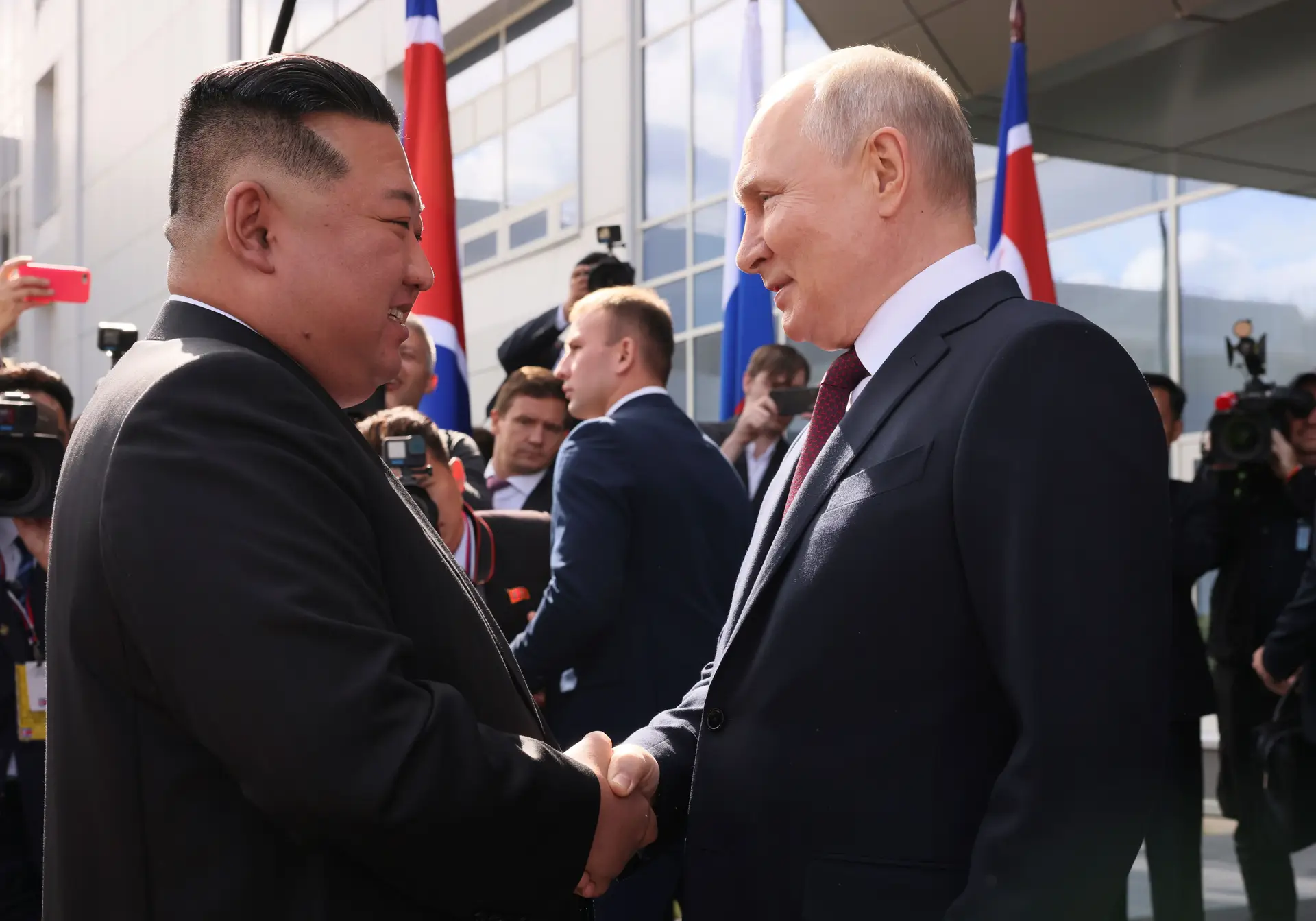 Putin e Kim Jong-Un reúnem-se no leste da Rússia