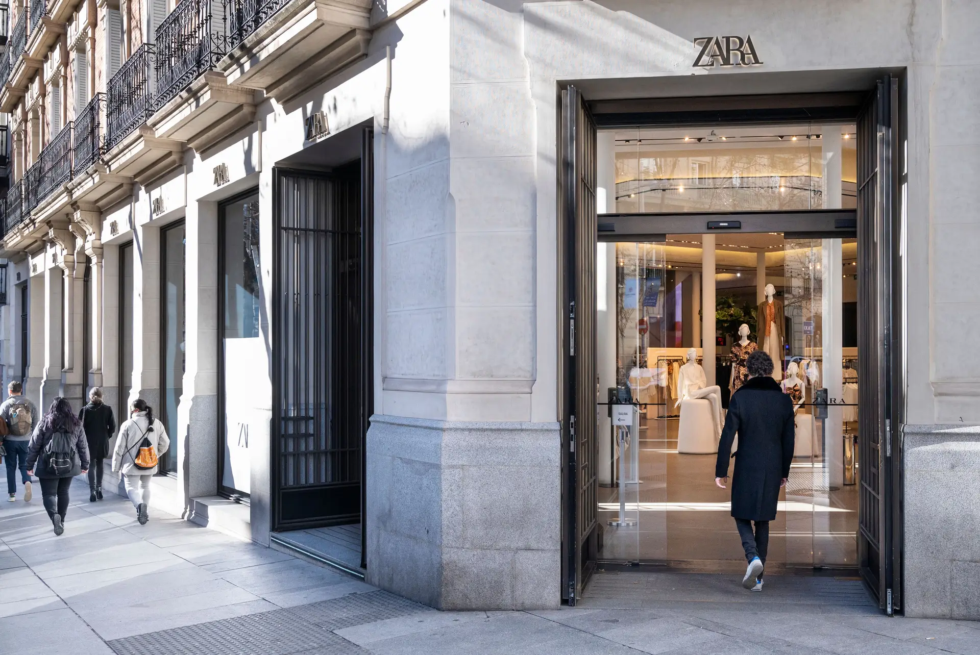 Dona da Zara e Massimo Dutti aumenta lucro semestral em 40%, para €2,5 mil milhões