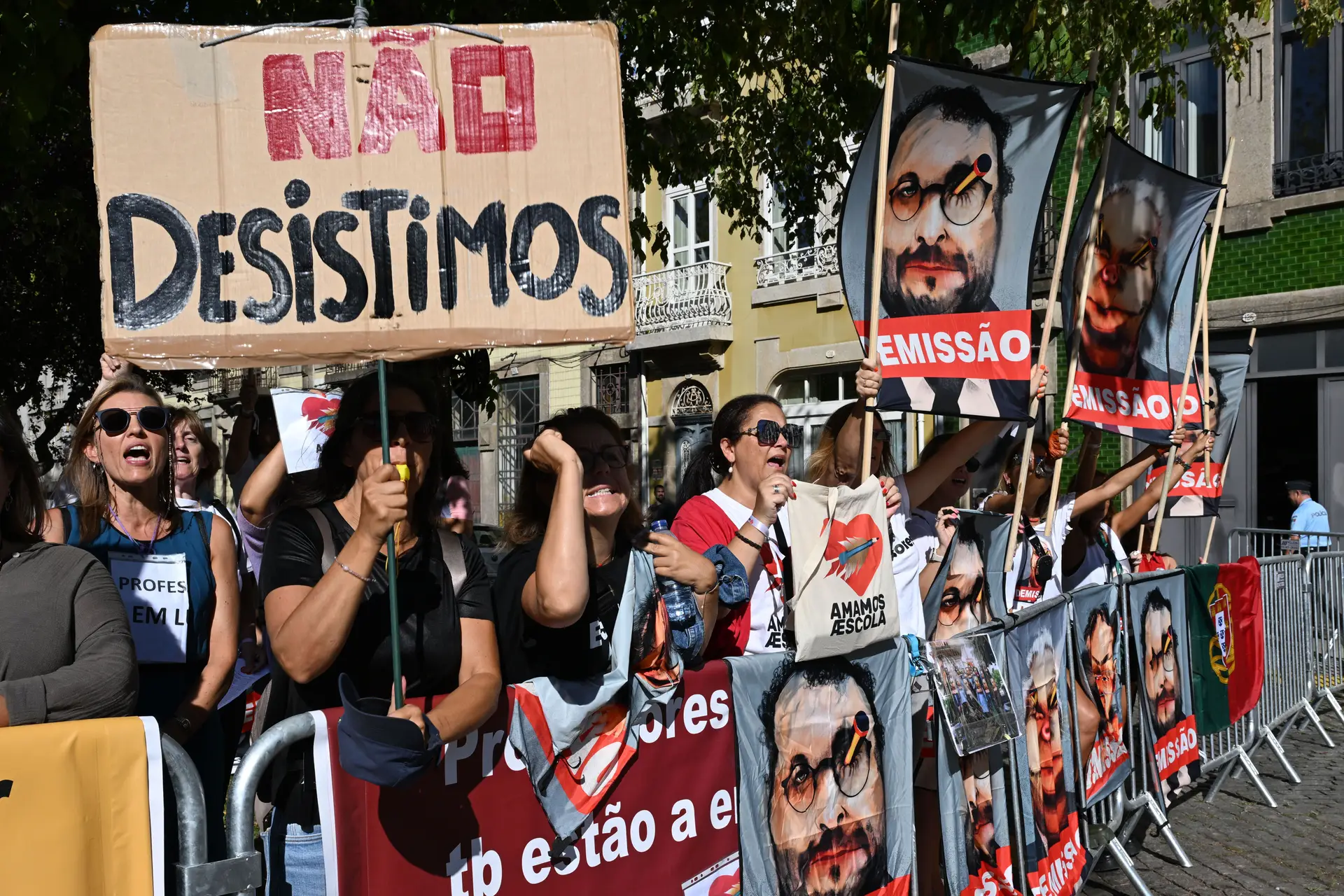Governo e sindicatos voltam a reunir-se para discutir habilitação dos professores