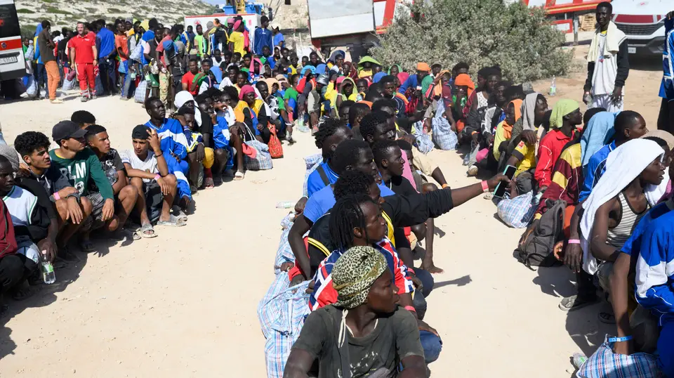 Migrantes na ilha de Lampedusa