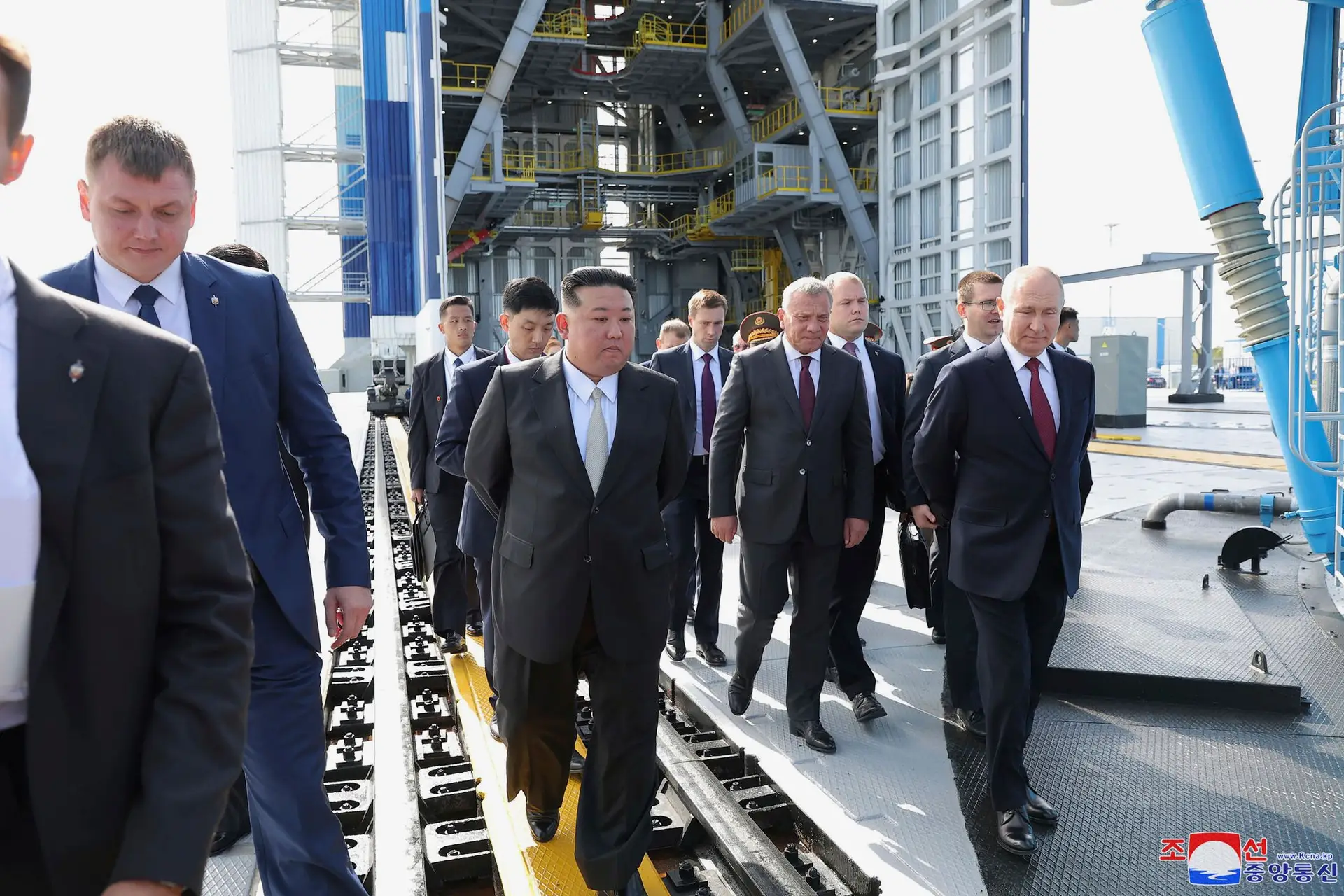 Putin aceita "amigavelmente" convite de Kim Jong-un para visitar Coreia do Norte