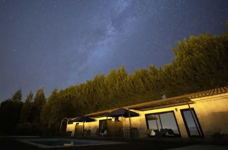 SÓ NO ESCURO PODES VER AS ESTRELAS - Guerra e Paz