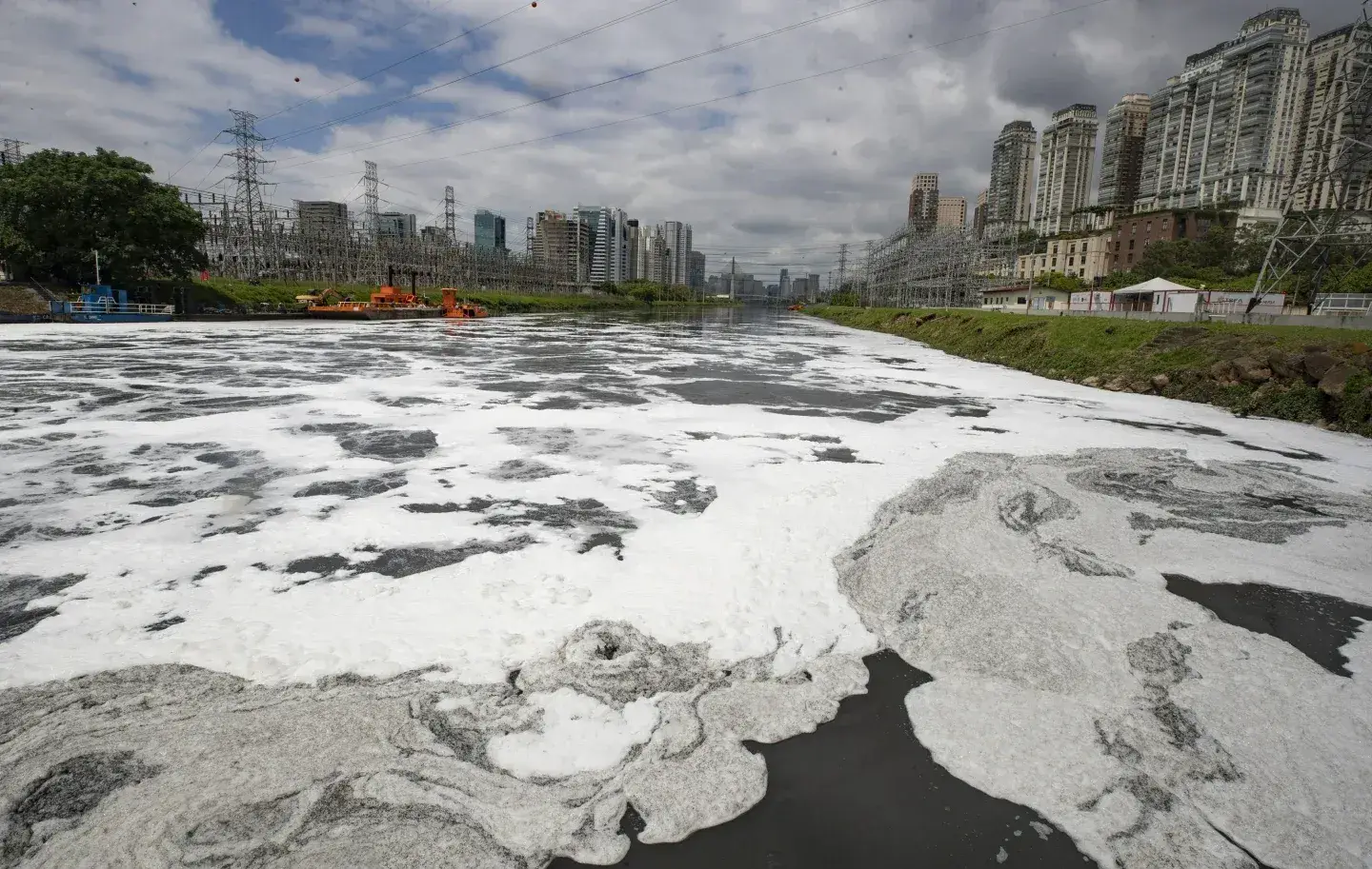 Alerta em São Paulo: poluição no rio Tietê quase duplica em dois anos ...