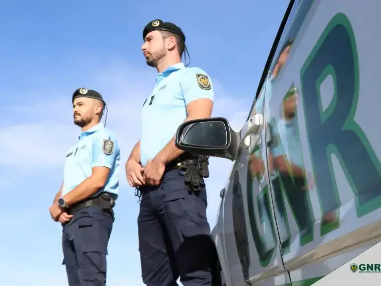 Militares da GNR acusam Estado de lhes dever um milhão de euros - SIC  Notícias