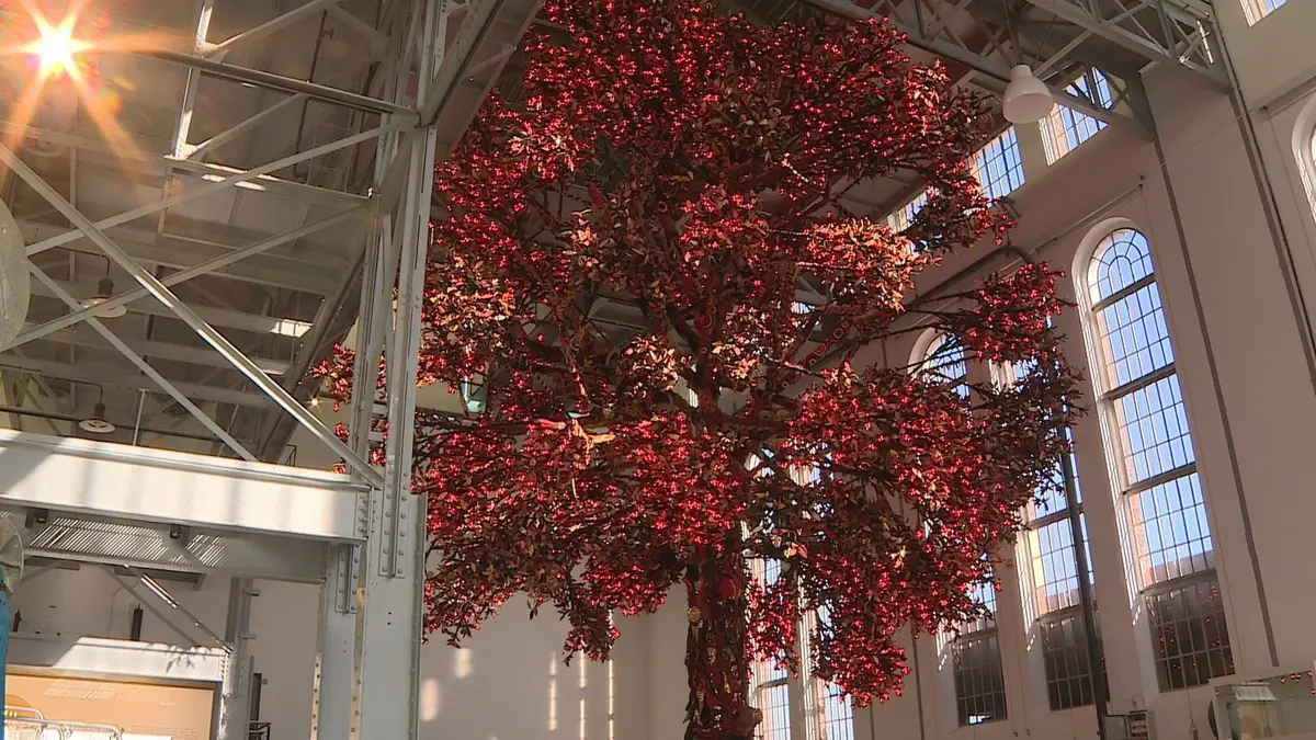 "Árvore da Vida", obra da artista Joana Vasconcelos