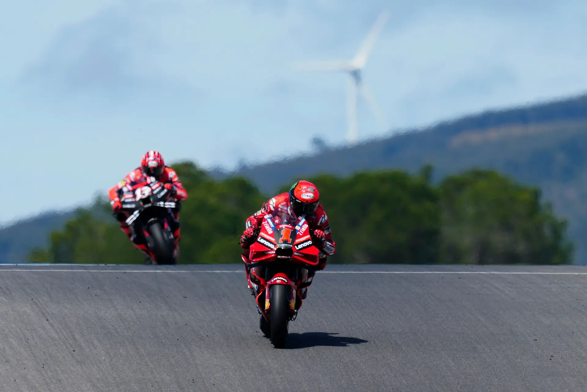 Miguel Oliveira foi 14.º classificado na corrida sprint do Japão –  Observador