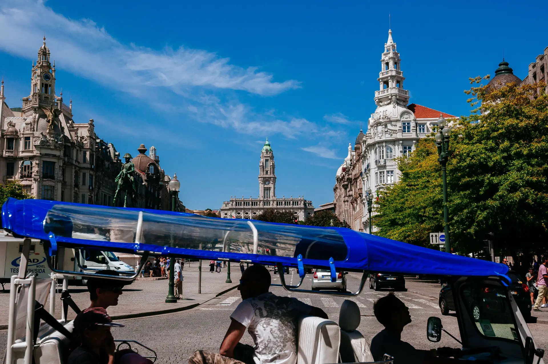 Porto cria novas regras para a circulação de veículos turísticos