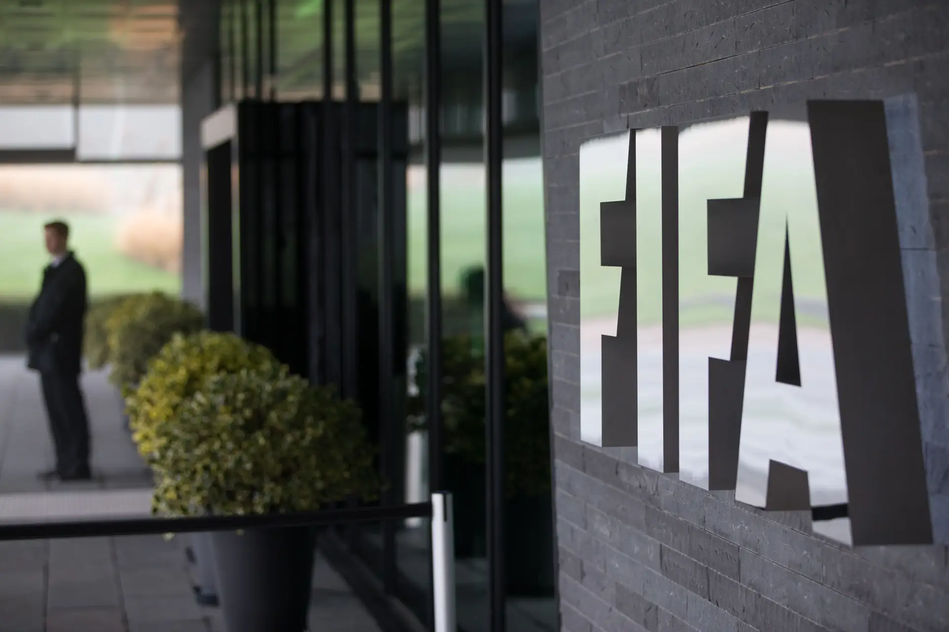 FIFA pondera levantar sanções à Rússia